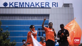 img-title Buruh Siap Geruduk dan Penjarakan Pengusaha Potong Upah 25 Persen