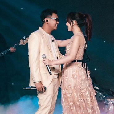 Lirik Lagu Mendem Wedokan - Denny Caknan feat Happy Asmara