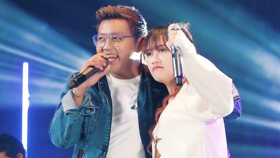 Denny Caknan dan Happy Asmara Happy Asmara dan Denny Caknan santer disebut kembali merajut asmara dan menjadi perhatian publik. Yuk, intip potret mereka!
