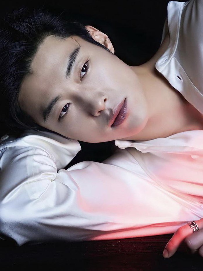Dibintang juga oleh Kim Sae Ron, Lee Sang Yi, Park Sung Woong, dan Heo Joon Ho, drama “Hunting Dogs” dikabarkan akan tayang pada tahun 2022 ini./ Foto: twitter.com/hwan_stan