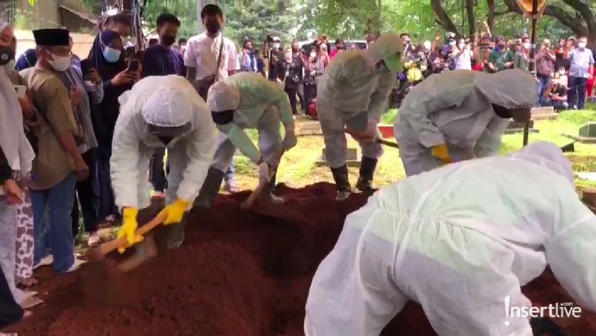 pemakaman dorce gamalama