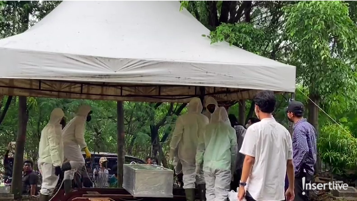 pemakaman dorce gamalama