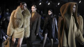 FOTO: Energi dan Daya Pikat New York Lewat Balutan Michael Kors