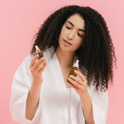 4 Kandungan pada Sampo yang Sebaiknya dihindari Pemilik Rambut Keriting