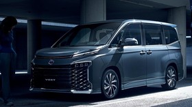 Bocoran Spesifikasi Toyota Voxy Baru yang Meluncur Besok