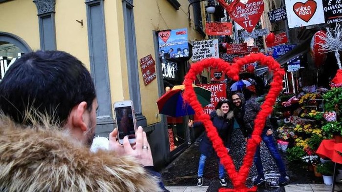 Dulu Dilarang, Kini Arab Saudi Penuh Warna Merah dan Rayakan Valentine Meriah!