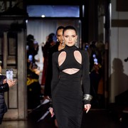 Putus dari Kanye West, Julia Fox Jadi Model di New York Fashion Week