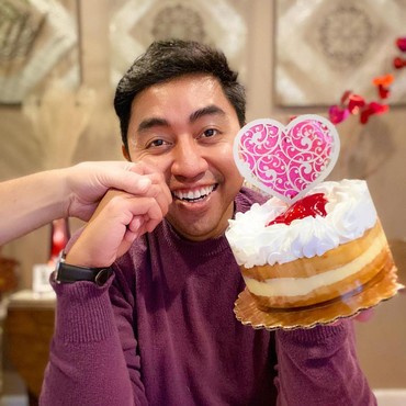 Pede Jadi Gay, Kia AFI Pamer Manja-manjaan dengan Pria Bule