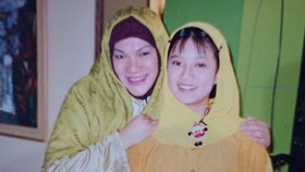 Leony Sempat Kirim Foto Masa Kecil ke Dorce Gamalama