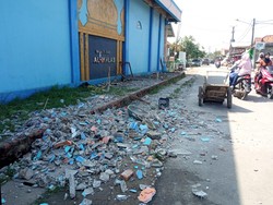 Menara Masjid Ambruk Timpa Rumah di Bekasi, Tak Ada Korban Jiwa