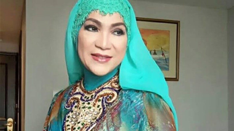 Mengenang Mendiang Dorce Gamalama, Penggemar Sate hingga Sushi