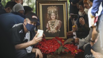 KELUARGA DORCE GAMALAMA BICARA HARTA WARISAN