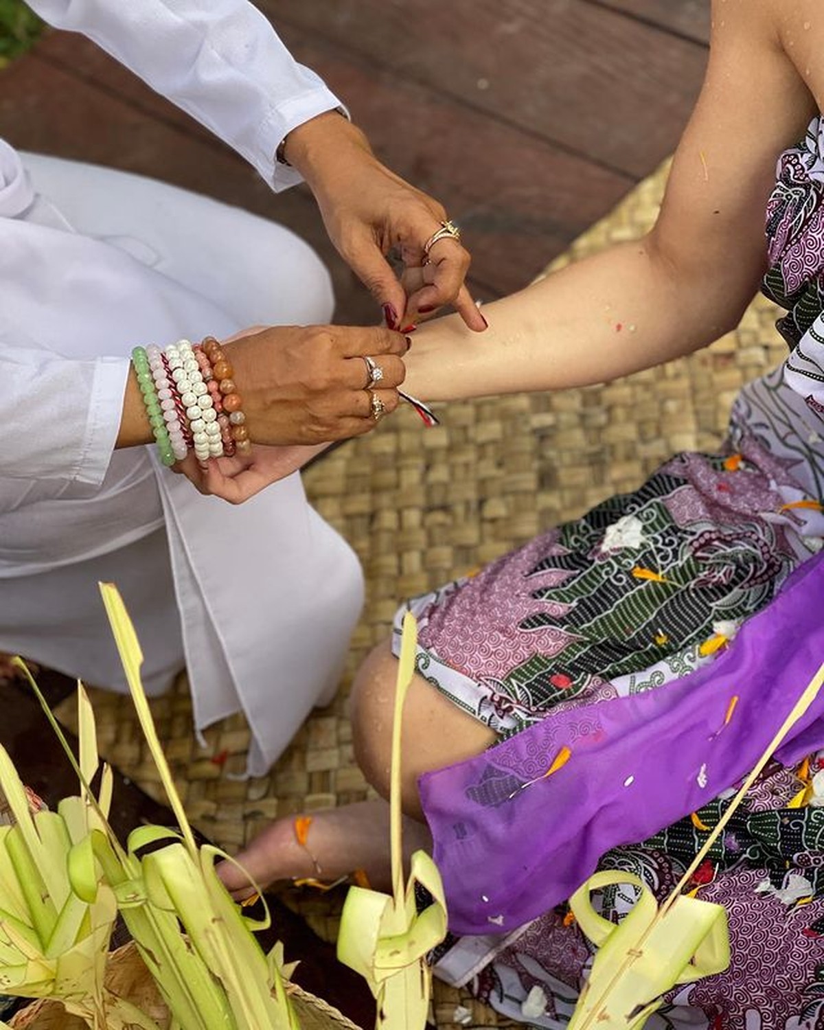 Potret Pevita Pearce Jalani Prosesi Spiritual Adat Bali