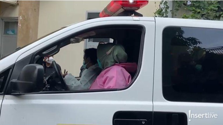 Terbarunya, Dianna baru saja mengunggah videonya goyang mengenakan lingerie dan umbar keseksian di atas ranjang yang ramai dikomentari netizen.