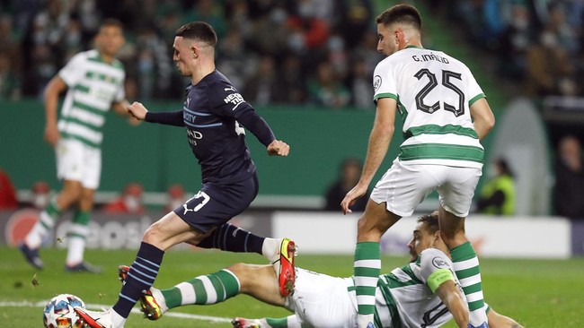 Manchester City berhasil menang besar atas Sporting Lisbon pada pertandingan leg pertama 16 besar Liga Champions.