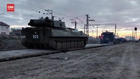 VIDEO: Tank Rusia Mulai Hengkang dari Perbatasan Ukraina