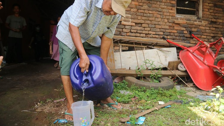 Warga Cendono, Kudus tertipu minyak goreng palsu, Rabu (16/2/2022).