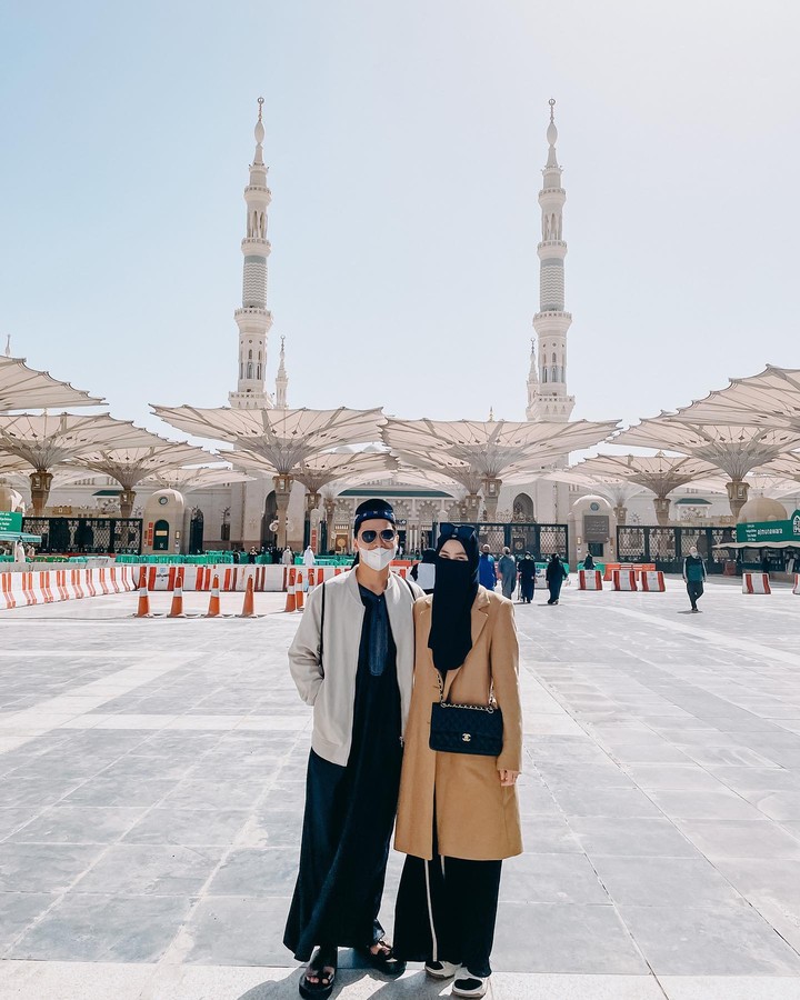Alvin Faiz dan istri umrah ke Tanah Suci