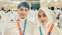 <p>Ternyata, perjalanan ibadah ini merupakan hadiah ulang tahun Alvin dari istri tercinta. (Foto: Instagram @alvin_411)<br /><br /><br /></p>