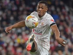 Anthony Martial di Sevilla: Seret Gol, Dicemooh Fans!