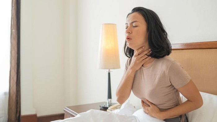 Duh, 5 Makanan Favoritmu Ini Ternyata Bisa Bikin Batuk dan Sakit Tenggorokan Makin Parah!