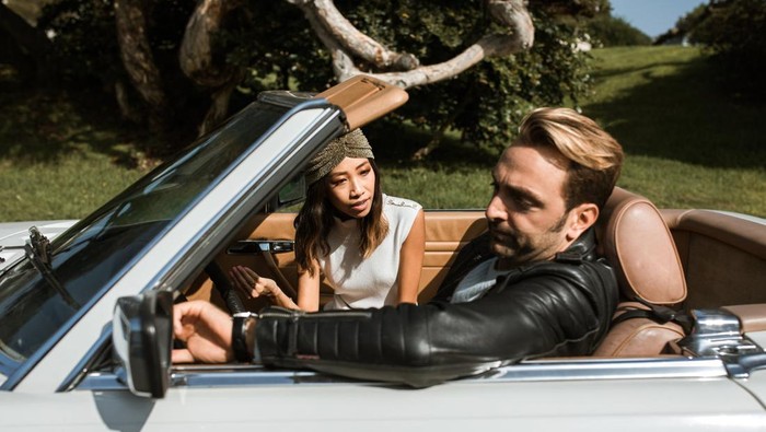 5 Cara Menghadapi Pasangan yang Gampang Cemburuan, Langsung Baikan Pakai Cara Ini deh!