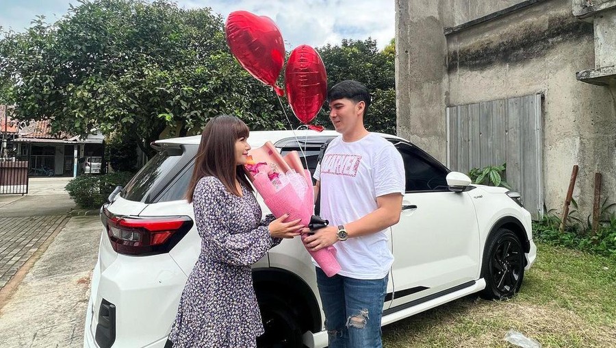 Dinar Candy dan RIdho Ilahi Dinar Candy dan RIdho Ilahi