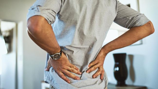 Selain macet dan microsleep, sakit punggung bagian bawah atau low back pain juga jadi masalah yang harus dihadapi pemudik.