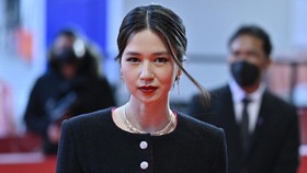 Luapan Bahagia Laura Basuki Raih Silver Bear Berlinale 2022