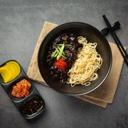 Selain Ramyoen, Inilah Makanan Korea Berbahan Dasar Mie yang Sangat Lezat!