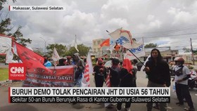 VIDEO: Buruh Demo Tolak Pencairan JHT di Usia 56 Tahun