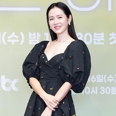 Tampak Sederhana, Pakaian Son Ye Jin di 'Thirty Nine' Bernilai Puluhan Juta