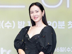 Tampak Sederhana, Pakaian Son Ye Jin di 'Thirty Nine' Bernilai Puluhan Juta