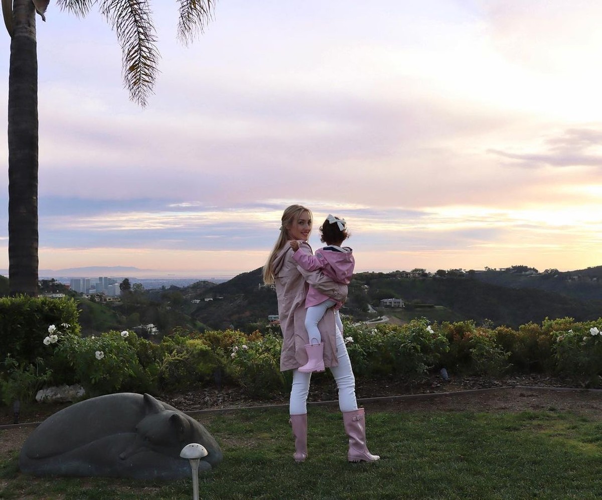 Anak Panji Trihatmodjo dan Varsha Strauss memiliki gaya yang kece dan stylish sejak kecil&period; Yuk&comma; intip potretnya&excl;