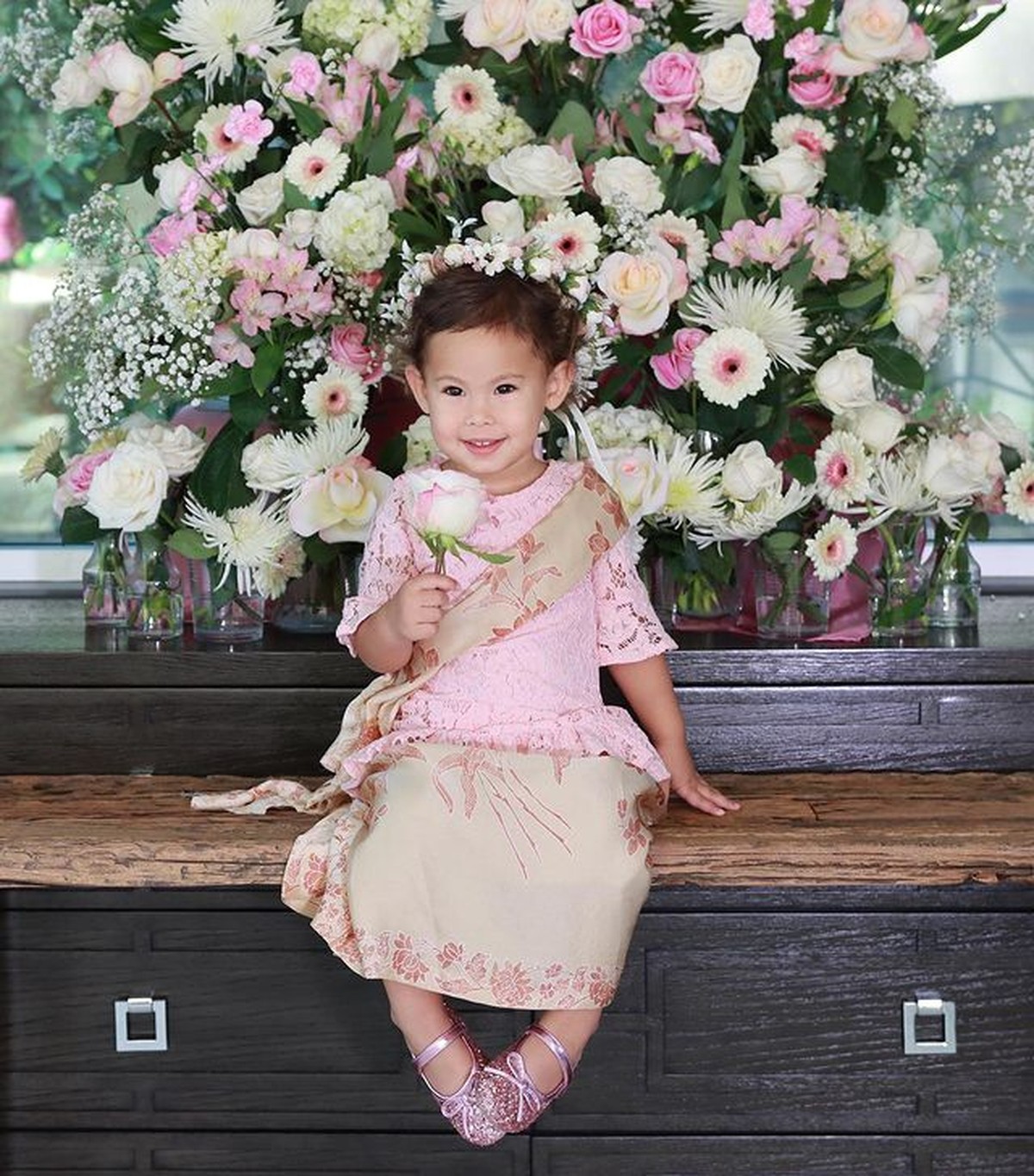 Anak Panji Trihatmodjo dan Varsha Strauss memiliki gaya yang kece dan stylish sejak kecil&period; Yuk&comma; intip potretnya&excl;