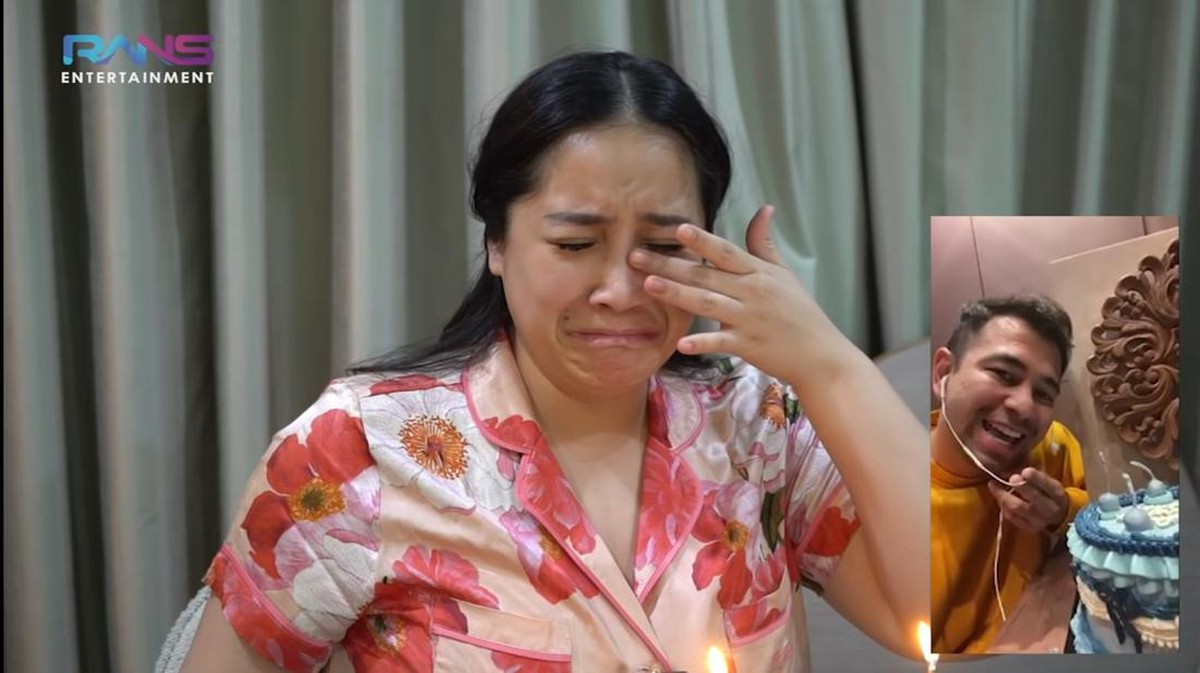 Raffi Ahmad dan Nagita Slavina rayakan ulang tahun bareng Kamis &lpar;17&sol;2&rpar; secara online penuh haru&period; Yuk&comma; intip momennya&excl;