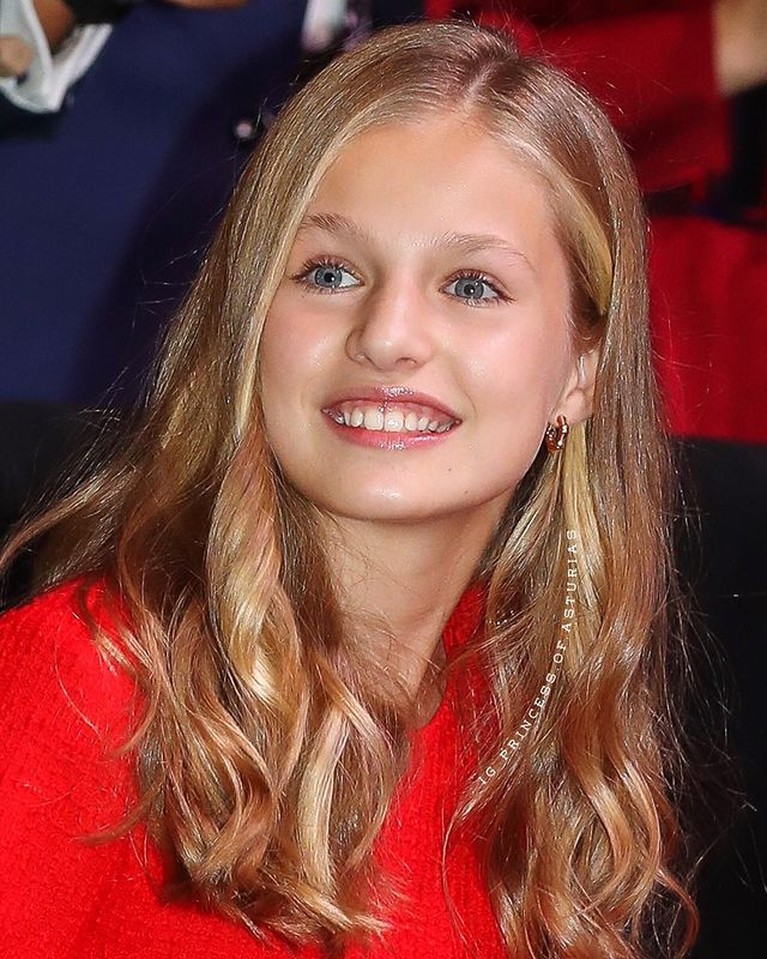 Potret Princess Leonor Kerajaan Spanyol Paras cantik Putri Leonor anak pasangan King Felipe VI dan Queen Letizia dari kerajaan Spanyol curi perhatian. Yuk, intip potretnya!