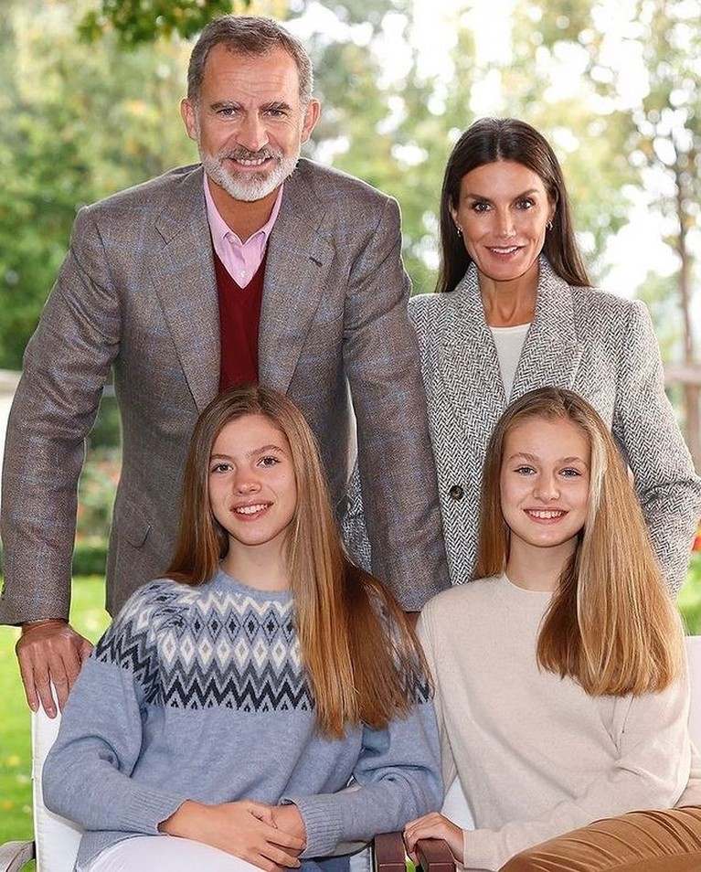 Potret Princess Leonor Kerajaan Spanyol Paras cantik Putri Leonor anak pasangan King Felipe VI dan Queen Letizia dari kerajaan Spanyol curi perhatian. Yuk, intip potretnya!