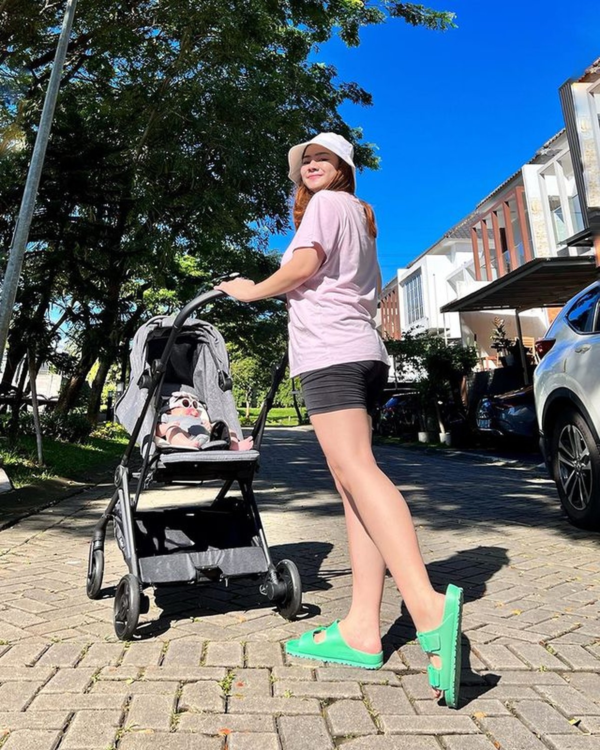 Felicya Angelista tengah rajin olahraga dan ikuti program diet demi mengembalikan tubuh langsingnya usai lahiran&period; Yuk&comma; intip potretnya&excl;