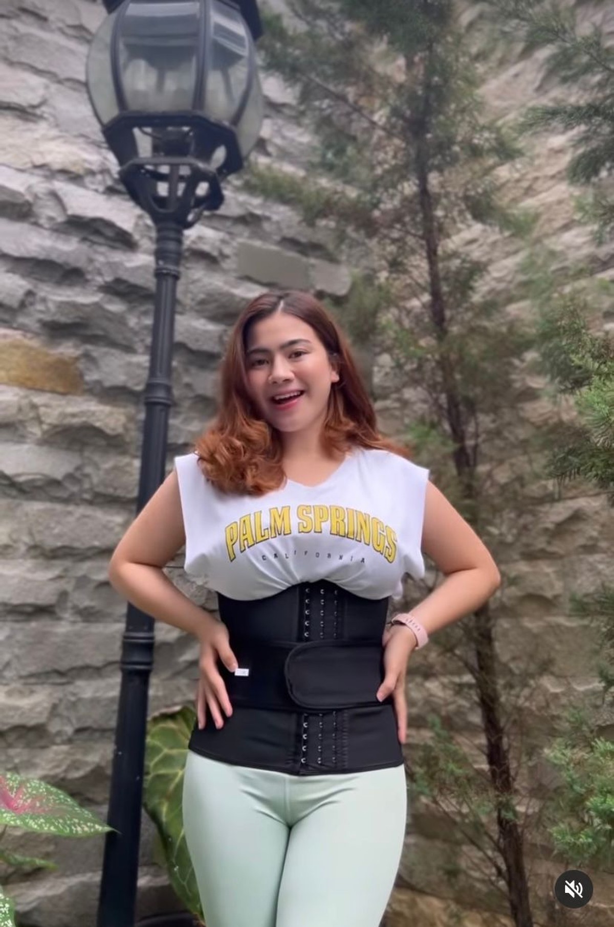 Felicya Angelista tengah rajin olahraga dan ikuti program diet demi mengembalikan tubuh langsingnya usai lahiran&period; Yuk&comma; intip potretnya&excl;