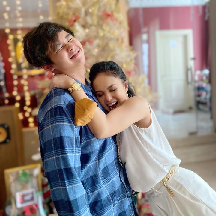 <p>Membesarkan Cello sebagai<em> single parent</em> tak membuat Yuni Shara mengurangi rasa cintanya terhadap Cello. (Foto: Instagram @yunishara36)</p>