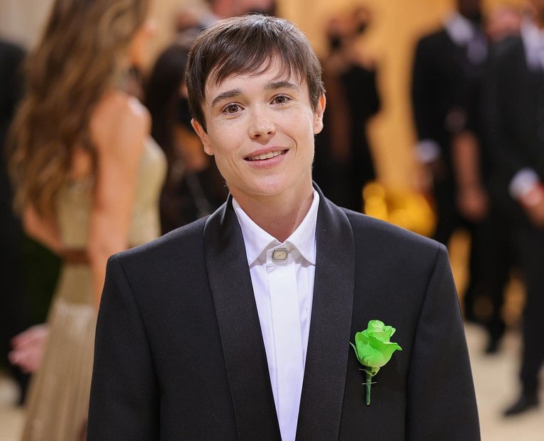 Elliot Page Elliot Page salah satu artis Hollywood yang transgender.