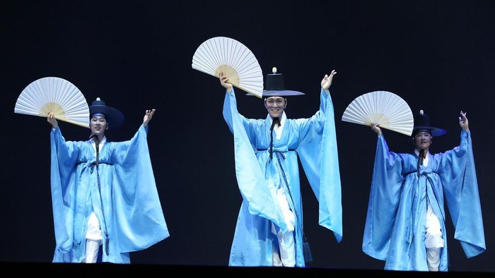 Miliki Gerakan yang Indah, 5 Tarian Tradisonal Korea Ini Selalu Ramaikan Festival Miliki Gerakan yang Indah, 5 Tarian Tradisonal Korea Ini Selalu Ramaikan Festival