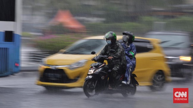 Badan Meteorologi, Klimatologi, dan Geofisika (BMKG) RI memprakirakan hujan bakal mengguyur hampir seluruh kota besar di Indonesia pada Sabtu.