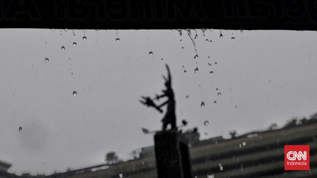 Media sosial ramai dengan narasi kandungan mikroplastik dalam air hujan di DKI Jakarta. Benarkah demikian?