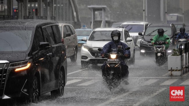 BMKG memprakirakan seluruh wilayah Jakarta dan Kepulauan Seribu bakal diguyur hujan ringan dan hujan sedang pada Senin (11/11).