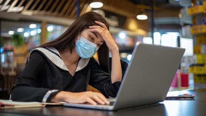 Berita Pandemi hingga Perang Rusia-Ukraina Bisa Bikin Stres, Ini Cara Tetap 'Waras' di Tengah Gempuran Informasi