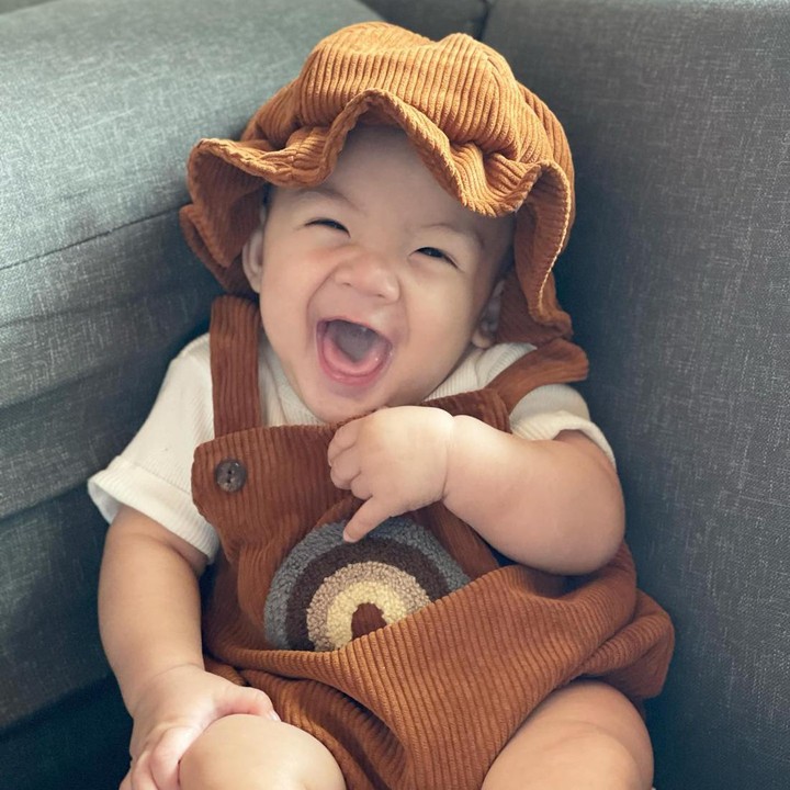 <p>Balint saat ini sudah berusia 7 bulan. Selain tumbuh menjadi bayi yang sehat, Balint juga selalu terlihat gembira. Bahkan baru-baru ini, ia baru saja menjalani proses syuting iklan bersama Bunda Mona lho. Semoga sehat selalu ya, Balint. (Foto: Instagram @monaratuliu/ @indrabrasco)</p>