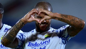 Persib Hajar PSM di Liga 1, David Da Silva Cetak Gol 12 Detik