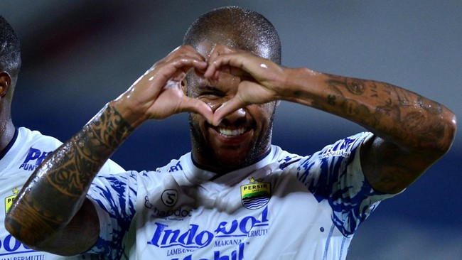 Persib berhasil mengalahkan PSM pada pertandingan lanjutan Liga 1. Kemenangan ini tak lepas berkat gol cepat David Da Silva saat laga baru berjalan 12 detik.